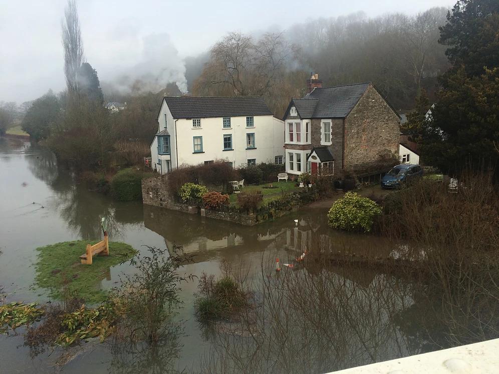 The river Wye at Brockweir rising water levels 2